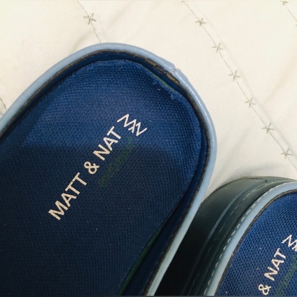 MATT & NAT light blue slides - Picture 4 of 6